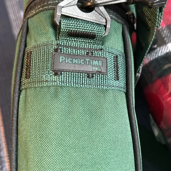 Wine To Go Bundle- PicnicTime Wine Pack Glasses & Outdoor Blanket & Accessories - Picture 11 of 14